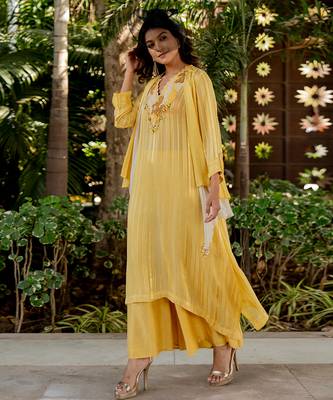 Yellow lurex embroidered kurta set 2