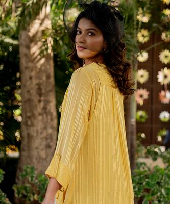 Yellow lurex embroidered kurta set 3