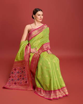 Parrot Green Patola Pallu Tissue silk blend Saree 4