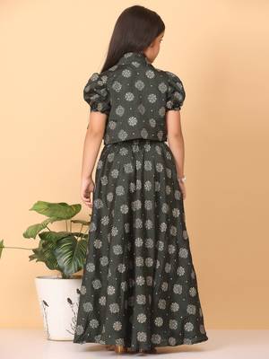 Ethnovog Ready To Wear Kids Girls Green Foil Printed Crop Top N Skirt With Jacket 1
