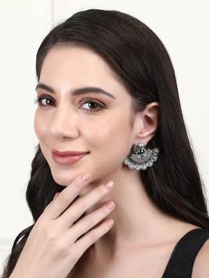 Elegant oxidised green and grey earring set for women and girls 1