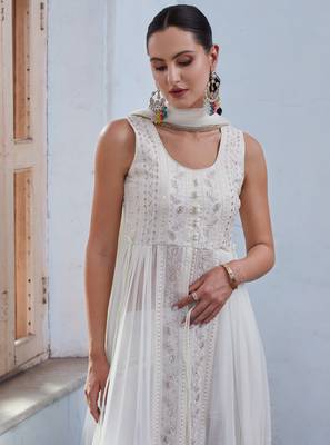 Graceful Off White Beautifully Crafted with Thread, zari, and Sequins Embroidered Georgette Indian salwar kameez online 3