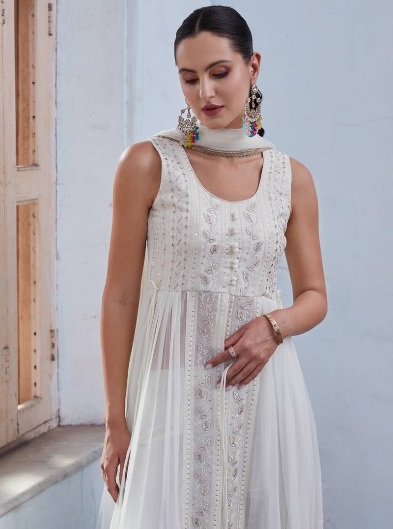 Graceful Off White Beautifully Crafted with Thread, zari, and Sequins Embroidered Georgette Indian salwar kameez online