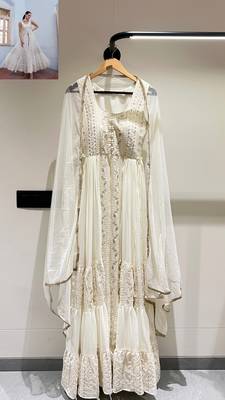 Graceful Off White Beautifully Crafted with Thread, zari, and Sequins Embroidered Georgette Indian salwar kameez online 7