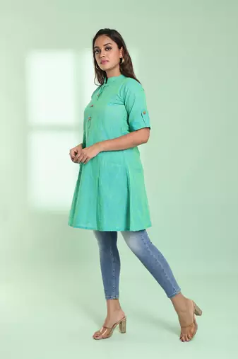 Secremanto green solid cotton a-line short kurta