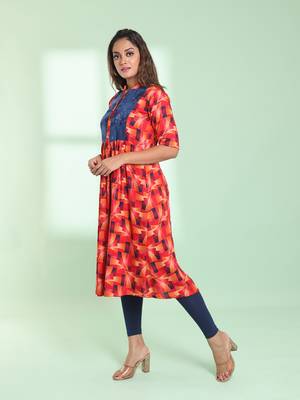 Red printed gathered rayon kurta with patchwork 3