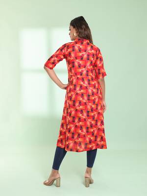 Red printed gathered rayon kurta with patchwork 4