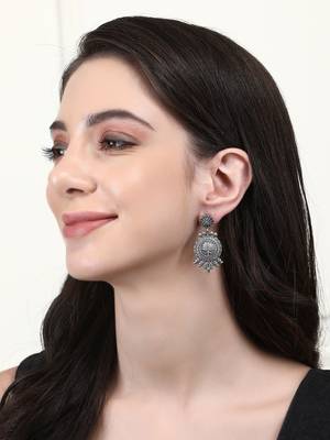 Classic oxidised grey earring set for women and girls 1