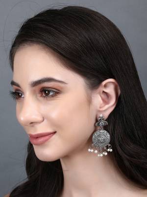 Classic oxidised grey earring set for women and girls 1