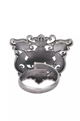 Oxidized adjustable blue finger ring