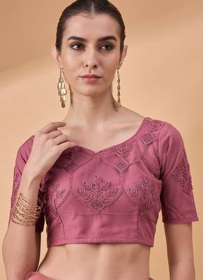 Peach Net Embroidered Saree With Unstitched Blouse Piece 4