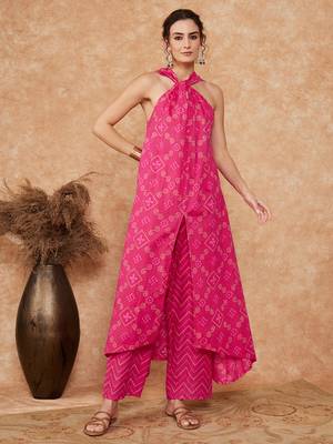 FUCHSIA S PRINT TWISTED NECKLINE KURTA PANT SET 1