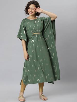 Janasya women's green crepe geometric print kaftan kurta 1