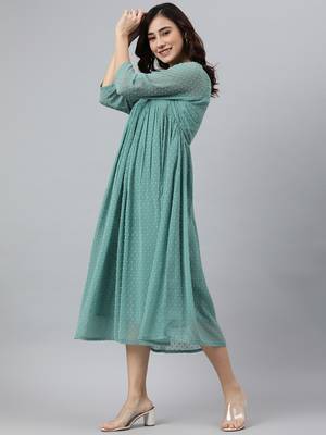 Janasya women's green chiffon self design flared kurta 4