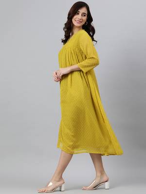 Janasya women's mustard chiffon self design frontslit kurta 4