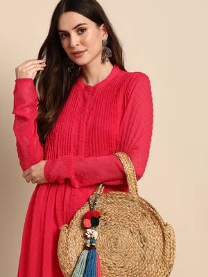 Janasya women's pink chiffon self design frontslit kurta 5