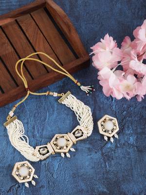Gold-plated & white kundan & pearls studed choker necklace set 2