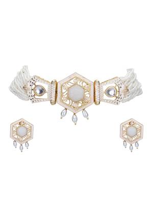Gold-plated & white kundan & pearls studed choker necklace set 3
