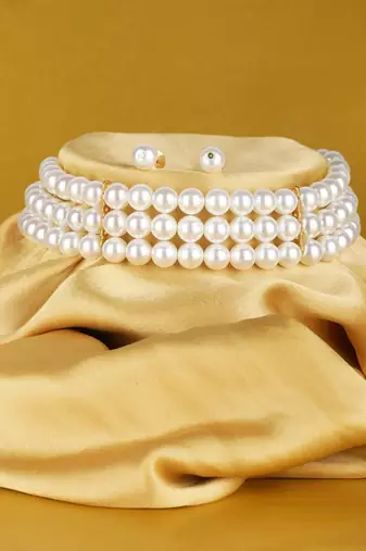Gold-plated antique pearl studded necklace set