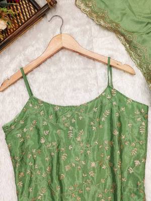 Wedding wear hand thread work silk kurta sets 3
