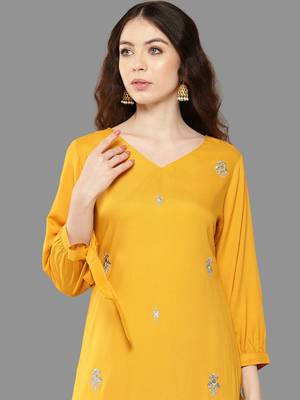 Janasya women's mustard rayon embroidered straight kurta 4