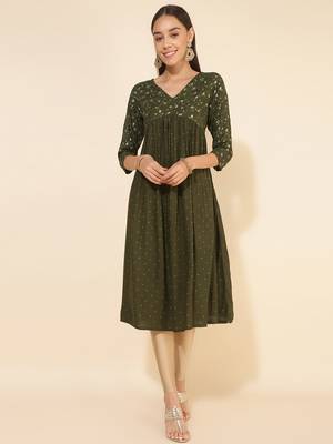 Janasya women's olive rayon yoke foil printed a-line kurta 2