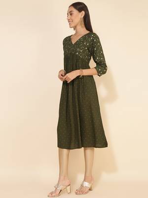 Janasya women's olive rayon yoke foil printed a-line kurta 3