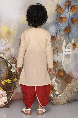 Beigh mor embroidered kurta with maroon dhoti set boys 2