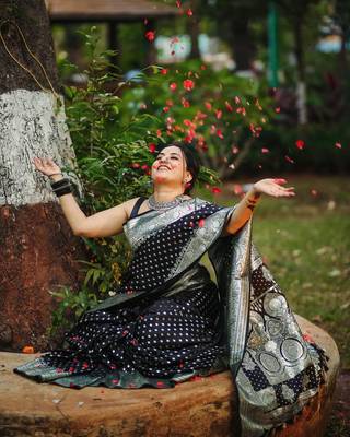 Black Color Woven Banarasi Soft silk Women'S Saree 5