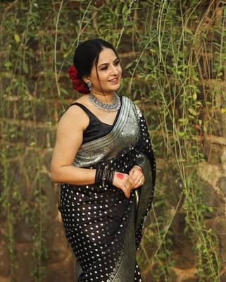 Black Color Woven Banarasi Soft silk Women'S Saree 7