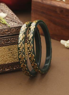 Set of 2 Traditional Kundan Green Bangles With Gold Design 1
