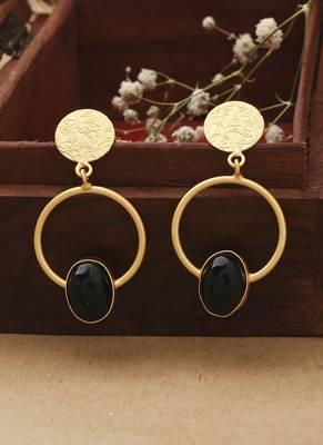 Round Gold Earrings With Black Stone 1
