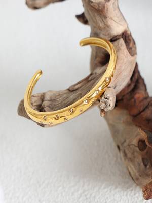 Starry 18k plated stainless steel cuff bracelet 1