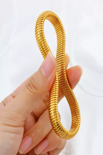 Gold plated 16mm snake bangle