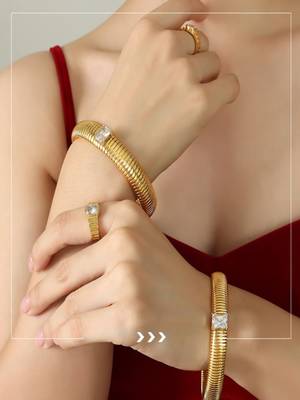 White zircon 18k plated stretch bracelet 3