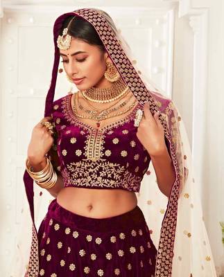 ENGAGING PURPLE ZARI, SEQUINS AND THREAD EMBROIDERED VELVET FABRIC LEHENGA CHOLI FOR DULHAN 3