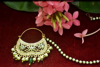 Gold kundan nath or nathni or naath with one pearl line nose-ring 1