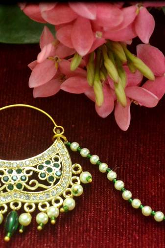 Gold kundan nath or nathni or naath with one pearl line nose-ring