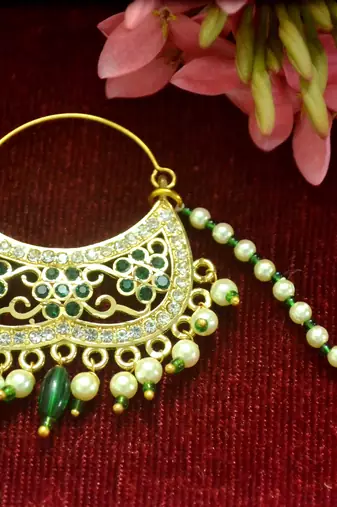 Gold kundan nath or nathni or naath with one pearl line nose-ring