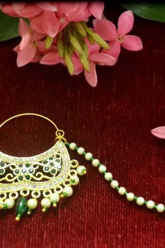 Gold kundan nath or nathni or naath with one pearl line nose-ring