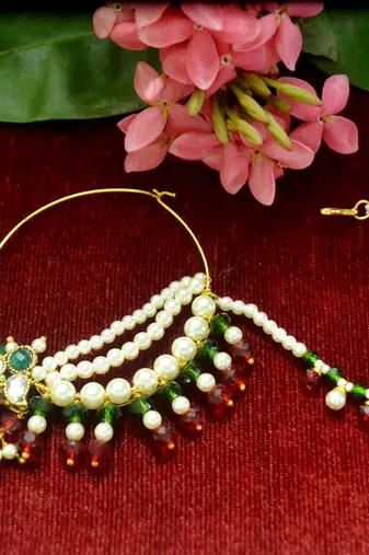 Gold kundan nath or nathni or naath with one pearl line nose-ring