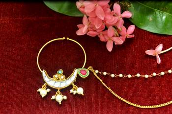 Gold kundan nath or nathni or naath with one pearl line nose-ring with meenakari work 3