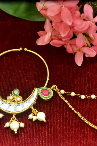 Gold kundan nath or nathni or naath with one pearl line nose-ring with meenakari work