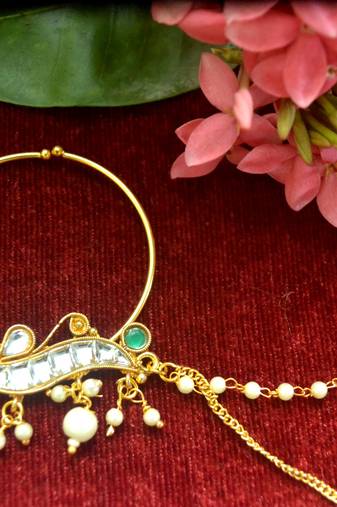 Gold kundan nath or nathni or naath with one pearl line nose-ring