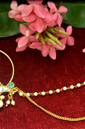 Gold kundan nath or nathni or naath with one pearl line nose-ring