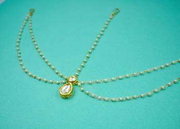 Kundan stone gold pated pearl chain maang tikka 1