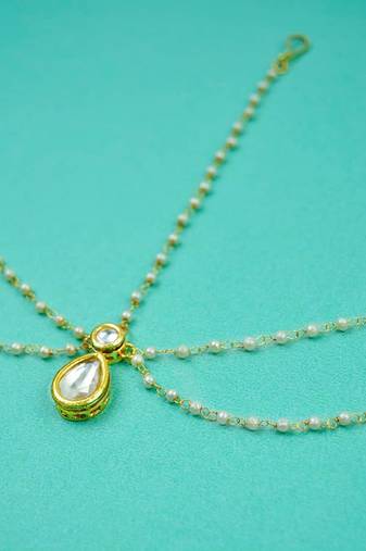 Kundan stone gold pated pearl chain maang tikka
