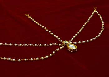 Kundan stone gold pated pearl chain maang tikka 1