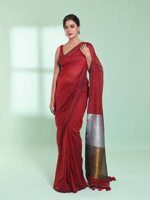 Red cotton saree with zari pallu 1
