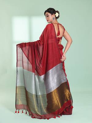 Red cotton saree with zari pallu 3